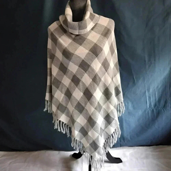 The Limited Poncho NWOT - Picture 1 of 4